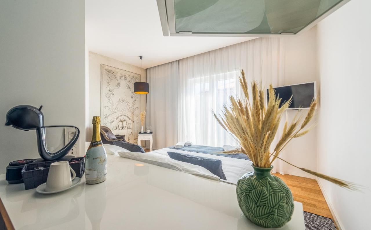 Central Rooms In Old Town By Belmont Realty Задар Екстериор снимка